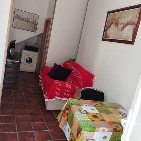 Apartamento En El Centro Del Pueblo Appartement Robledo de Chavela Buitenkant foto