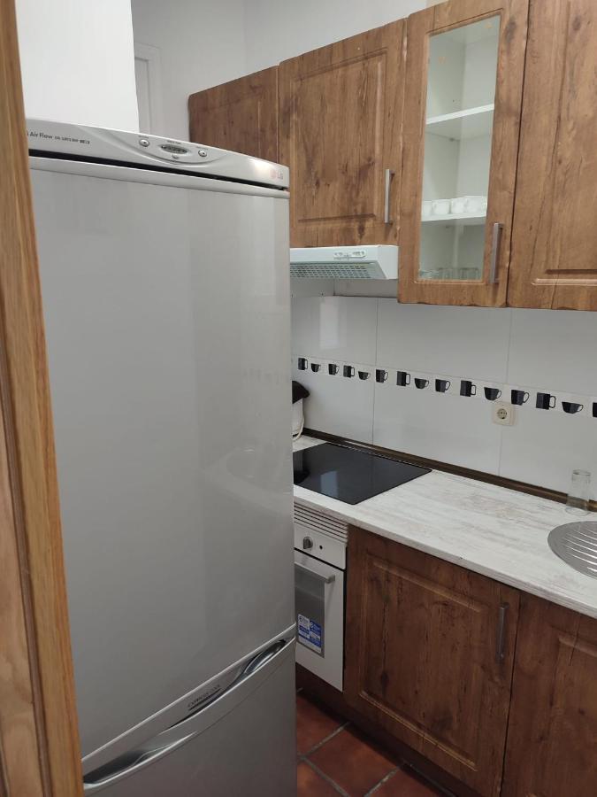 Apartamento En El Centro Del Pueblo Appartement Robledo de Chavela Buitenkant foto