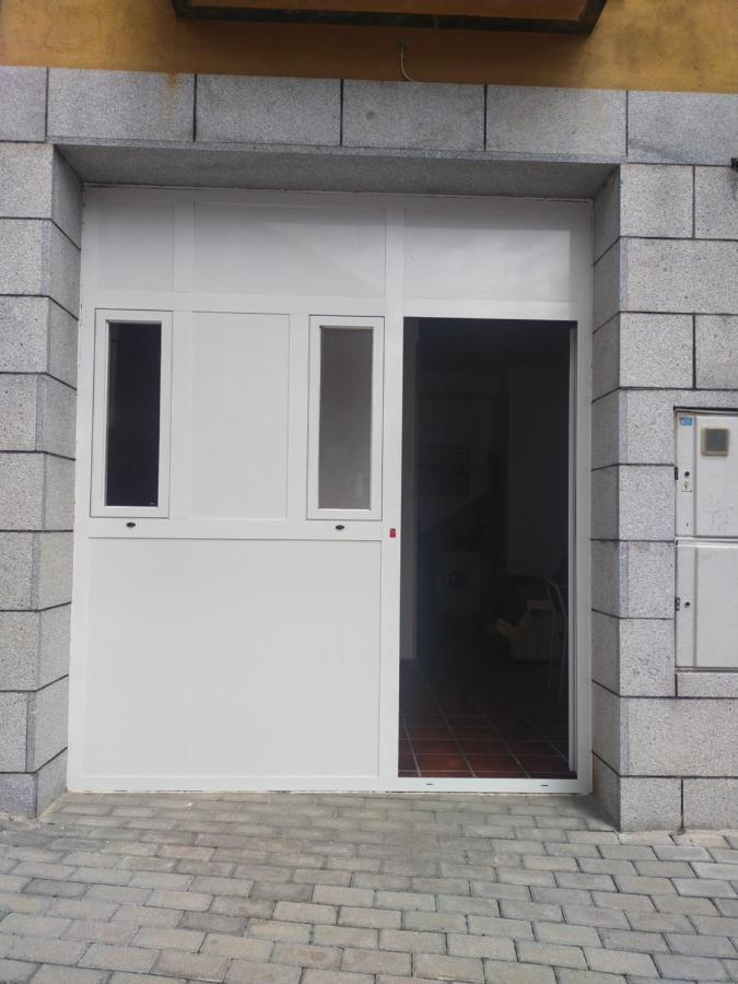 Apartamento En El Centro Del Pueblo Appartement Robledo de Chavela Kamer foto